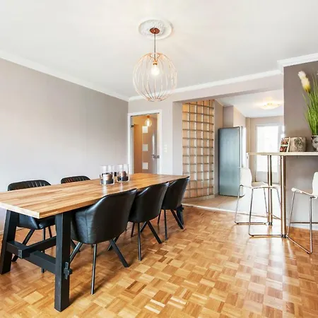 City Centre With Free Parking Apartament *